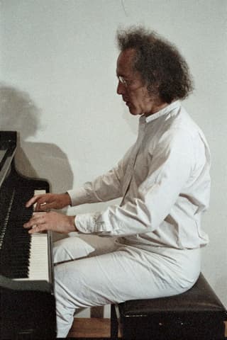 Philip Corner (Photo: Berty Skuber, 1985)
